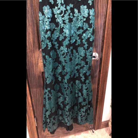 Badgley Mischka Gown Size 8 Formal Dress Green - Picture 4 of 8